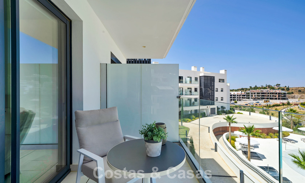 Move-in ready apartment with mountain and sea views for sale in a progressive lifestyle complex in Fuengirola, Costa del Sol 782105