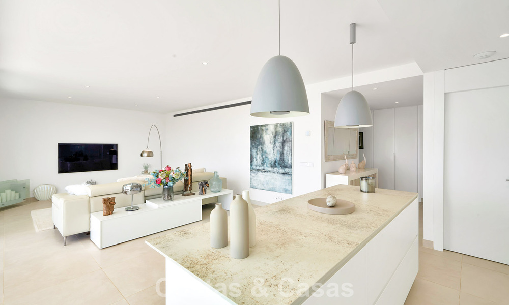 Move-in ready apartment with mountain and sea views for sale in a progressive lifestyle complex in Fuengirola, Costa del Sol 782117