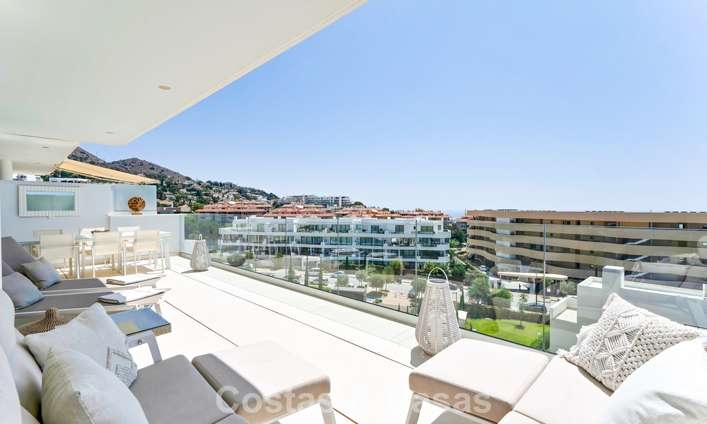 Move-in ready apartment with mountain and sea views for sale in a progressive lifestyle complex in Fuengirola, Costa del Sol 782121