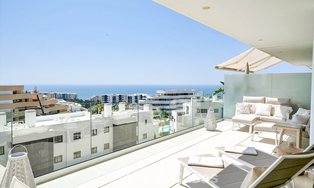 Move-in ready apartment with mountain and sea views for sale in a progressive lifestyle complex in Fuengirola, Costa del Sol 782125