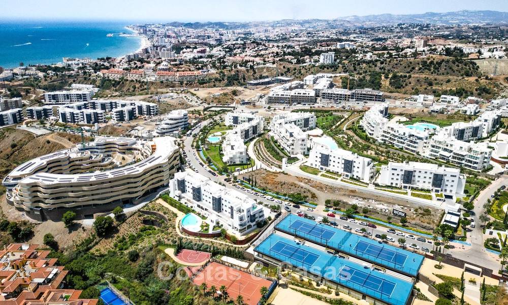 Move-in ready apartment with mountain and sea views for sale in a progressive lifestyle complex in Fuengirola, Costa del Sol 782126