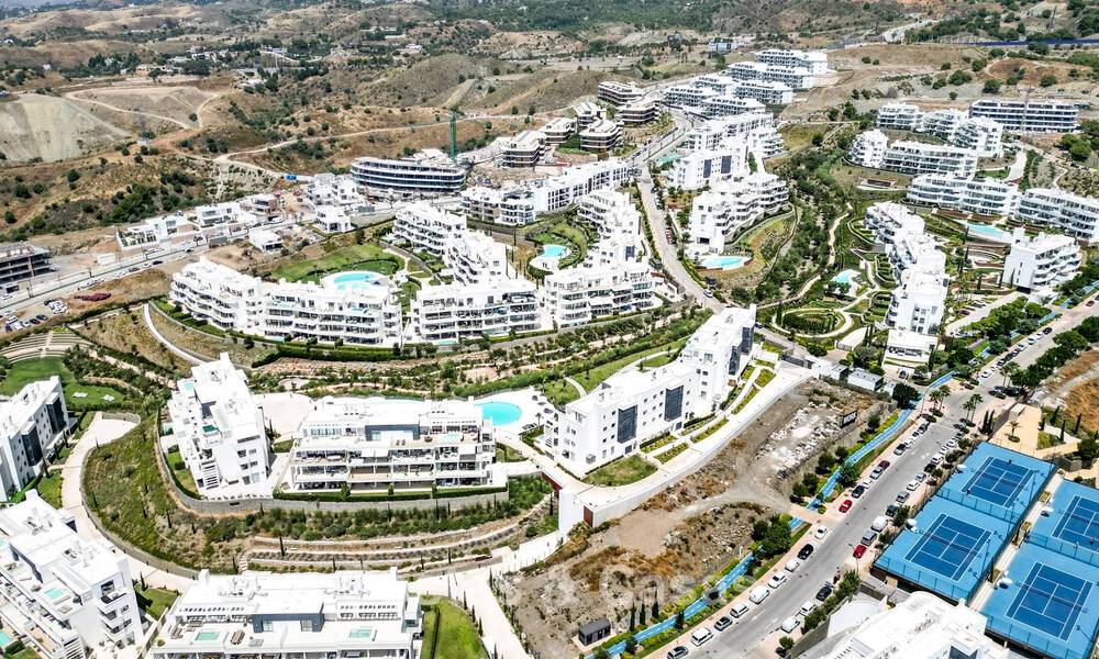 Move-in ready apartment with mountain and sea views for sale in a progressive lifestyle complex in Fuengirola, Costa del Sol 782127