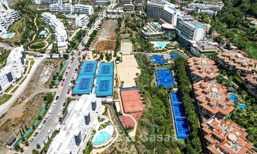 Move-in ready apartment with mountain and sea views for sale in a progressive lifestyle complex in Fuengirola, Costa del Sol 782128