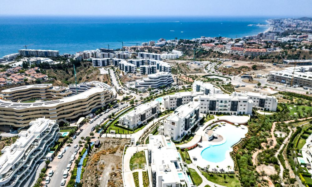 Move-in ready apartment with mountain and sea views for sale in a progressive lifestyle complex in Fuengirola, Costa del Sol 782130