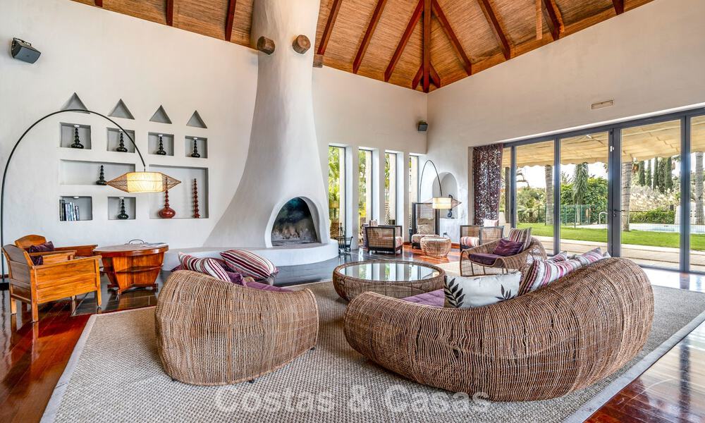 New build villas for sale within walking distance of a fantastic clubhouse on the New Golden Mile between Marbella and Estepona 781994