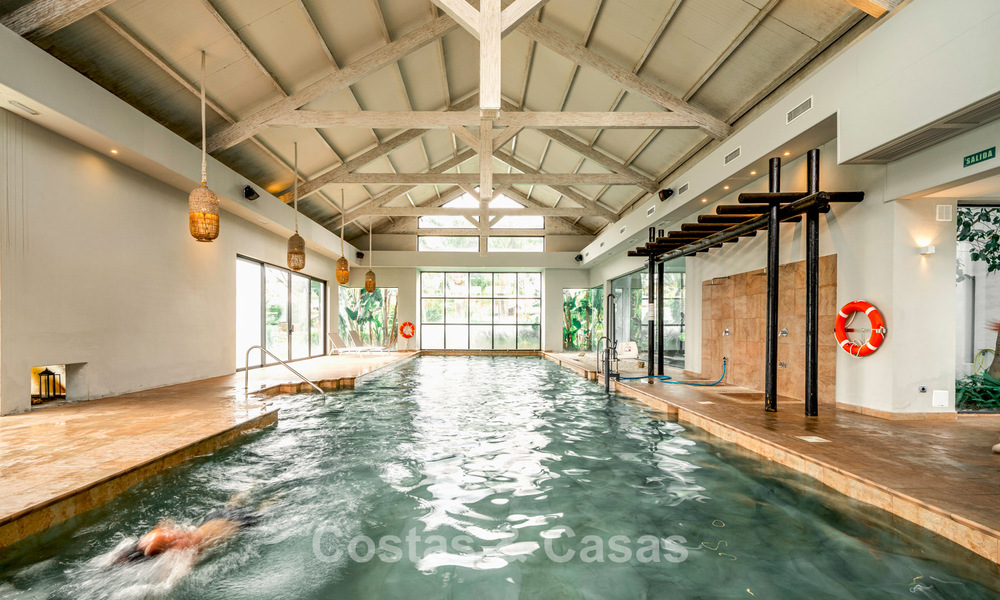 New build villas for sale within walking distance of a fantastic clubhouse on the New Golden Mile between Marbella and Estepona 782012