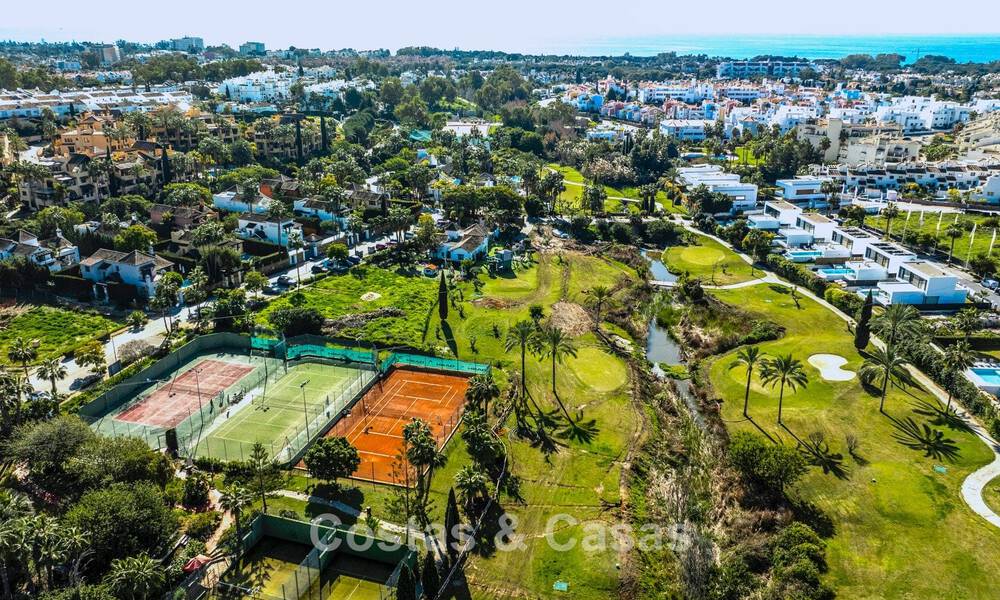 New build villas for sale within walking distance of a fantastic clubhouse on the New Golden Mile between Marbella and Estepona 782014