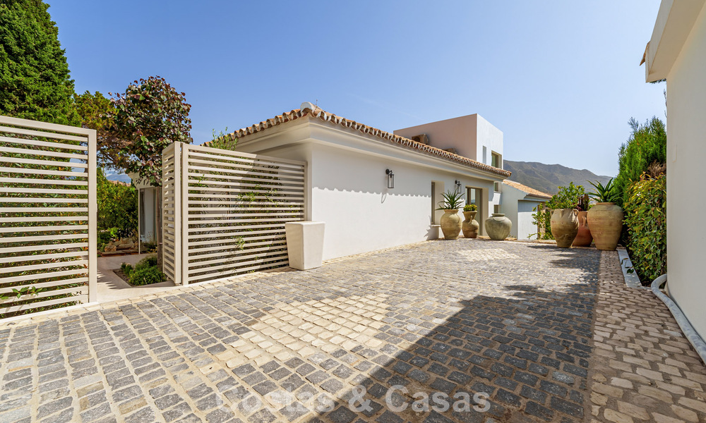 Move-in ready, stylishly renovated luxury villa for sale in the heart of Nueva Andalucia’s Golf Valley, Marbella 783199