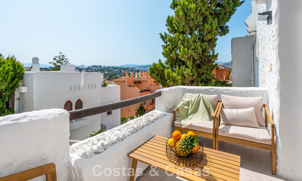 Move-in ready duplex penthouse for sale in a gated complex in Rio Verde - Nueva Andalucia, Marbella 782202