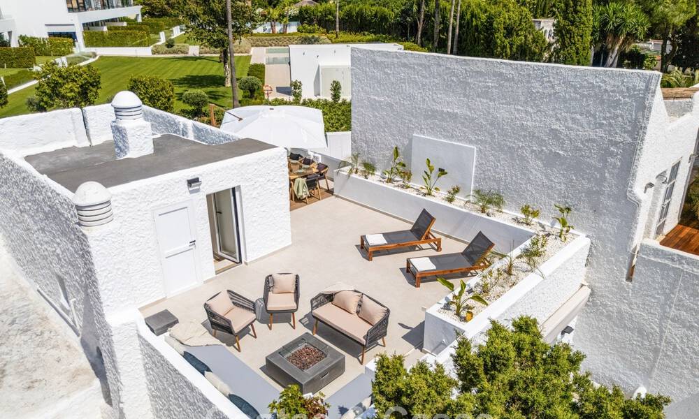 Move-in ready duplex penthouse for sale in a gated complex in Rio Verde - Nueva Andalucia, Marbella 782203