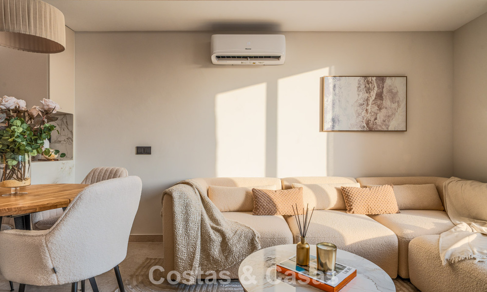 Move-in ready duplex penthouse for sale in a gated complex in Rio Verde - Nueva Andalucia, Marbella 782206