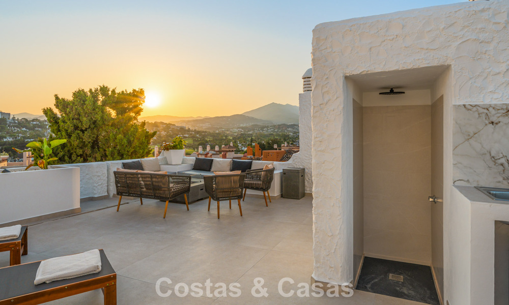 Move-in ready duplex penthouse for sale in a gated complex in Rio Verde - Nueva Andalucia, Marbella 782207