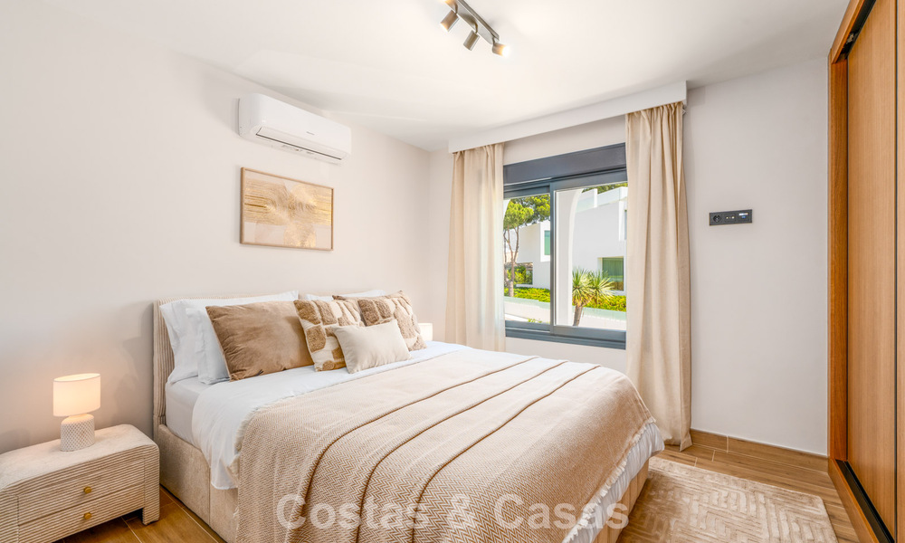 Move-in ready duplex penthouse for sale in a gated complex in Rio Verde - Nueva Andalucia, Marbella 782210