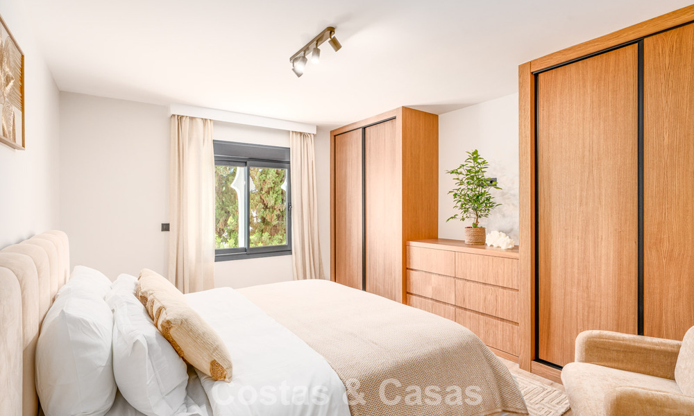 Move-in ready duplex penthouse for sale in a gated complex in Rio Verde - Nueva Andalucia, Marbella 782215