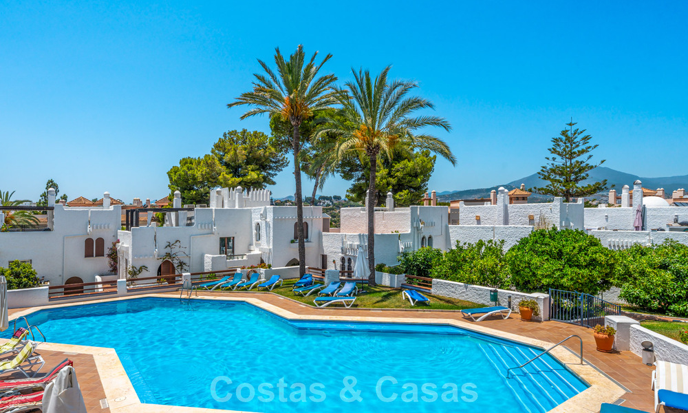 Move-in ready duplex penthouse for sale in a gated complex in Rio Verde - Nueva Andalucia, Marbella 782217