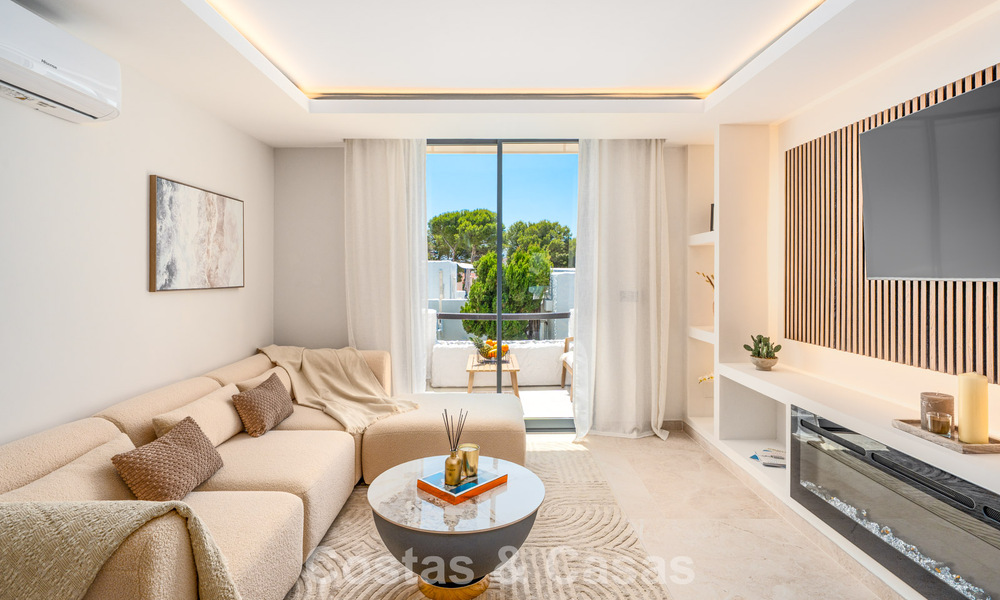 Move-in ready duplex penthouse for sale in a gated complex in Rio Verde - Nueva Andalucia, Marbella 782221
