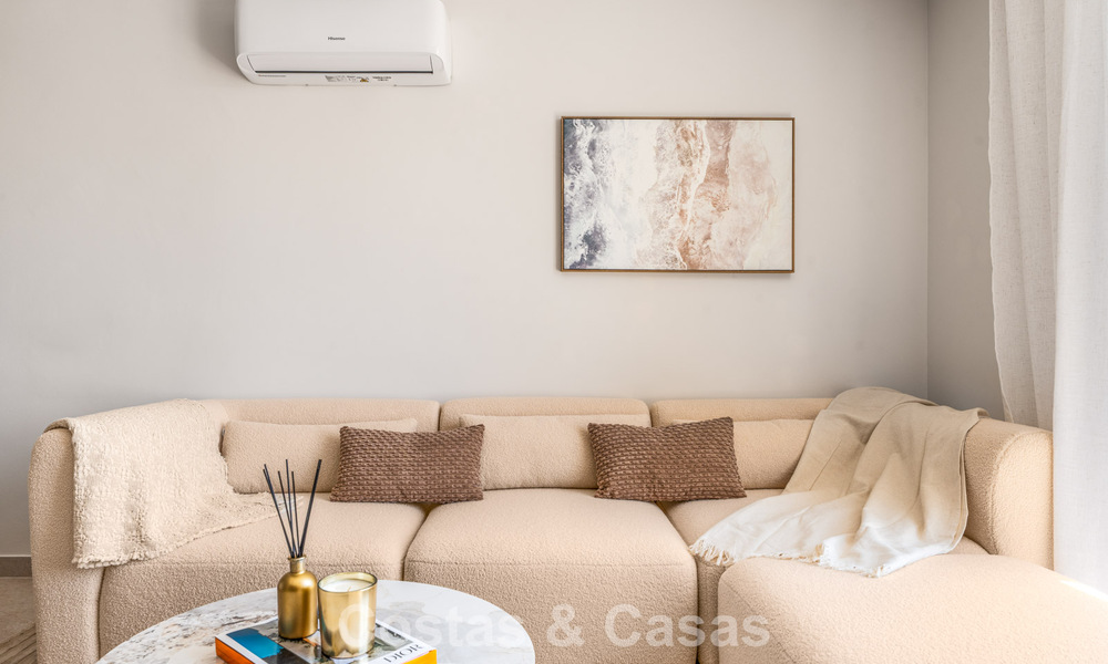 Move-in ready duplex penthouse for sale in a gated complex in Rio Verde - Nueva Andalucia, Marbella 782225