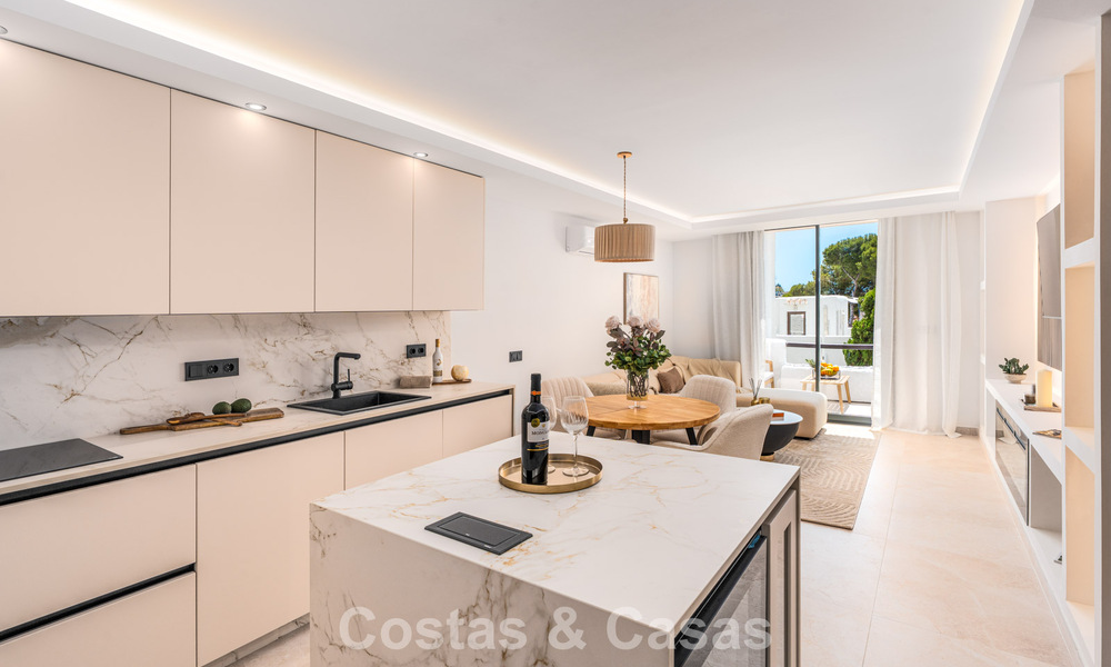Move-in ready duplex penthouse for sale in a gated complex in Rio Verde - Nueva Andalucia, Marbella 782227