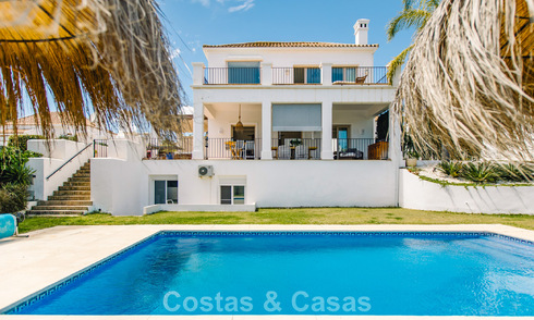 Move-in ready Mediterranean family villa for sale in a gated golf resort on the New Golden Mile between Marbella and Estepona 782166