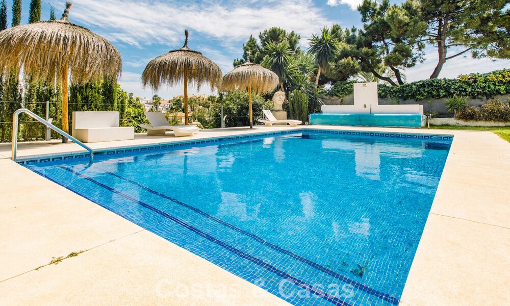 Move-in ready Mediterranean family villa for sale in a gated golf resort on the New Golden Mile between Marbella and Estepona 782168