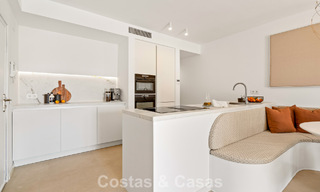 Ready to move in, modern renovated 3-bedroom apartment in a frontline golf complex in Nueva Andalucia, Marbella 782268 