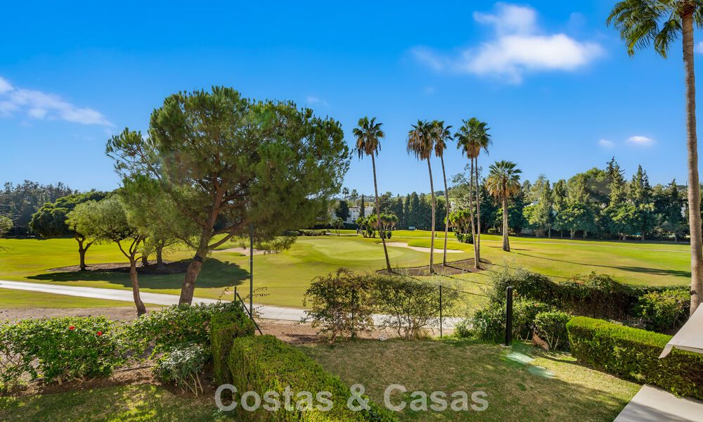 Ready to move in, modern renovated 3-bedroom apartment in a frontline golf complex in Nueva Andalucia, Marbella 782284