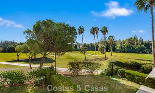 Ready to move in, modern renovated 3-bedroom apartment in a frontline golf complex in Nueva Andalucia, Marbella 782284 