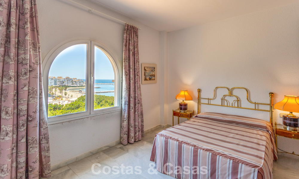 Duplex penthouse with sea views for sale in a gated, frontline beach complex in Puerto Banus, Marbella 782246