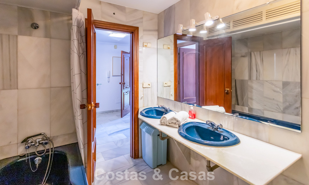 Duplex penthouse with sea views for sale in a gated, frontline beach complex in Puerto Banus, Marbella 782250