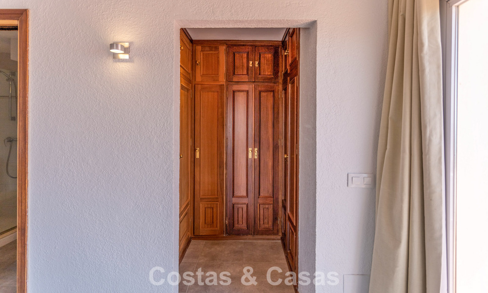 Duplex penthouse with sea views for sale in a gated, frontline beach complex in Puerto Banus, Marbella 782255