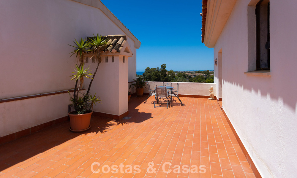Duplex penthouse with sea views for sale in a gated, frontline beach complex in Puerto Banus, Marbella 782259