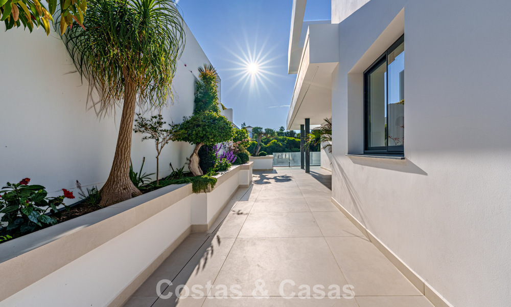 Move-in ready, modern luxury villa with panoramic sea views for sale in a quiet residential area in Benalmadena, Costa del Sol 782318