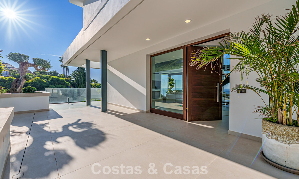 Move-in ready, modern luxury villa with panoramic sea views for sale in a quiet residential area in Benalmadena, Costa del Sol 782319