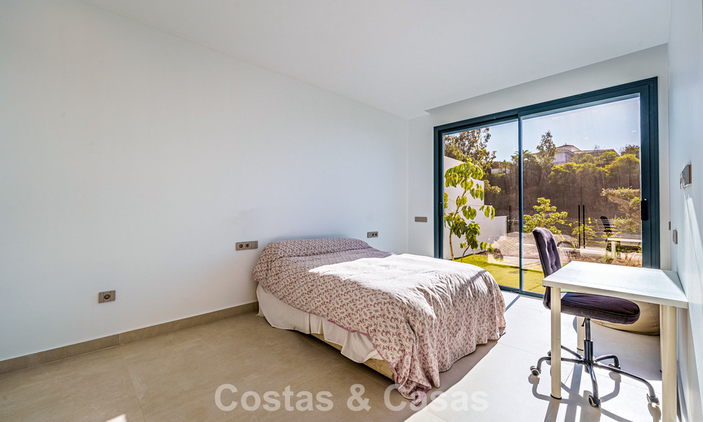 Move-in ready, modern luxury villa with panoramic sea views for sale in a quiet residential area in Benalmadena, Costa del Sol 782337