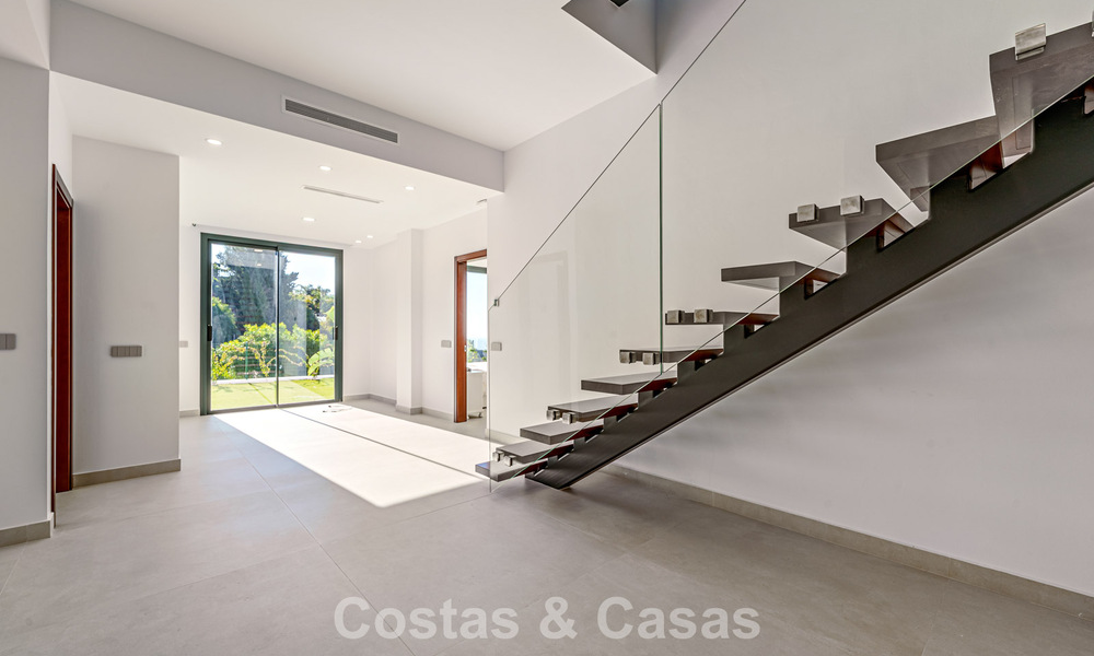 Move-in ready, modern luxury villa with panoramic sea views for sale in a quiet residential area in Benalmadena, Costa del Sol 782342