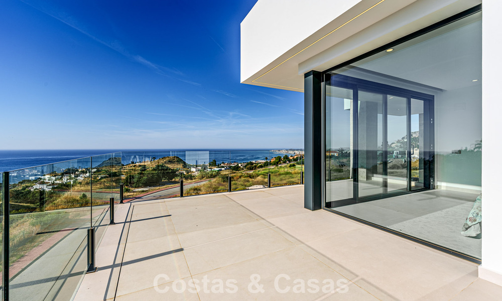 Move-in ready, modern luxury villa with panoramic sea views for sale in a quiet residential area in Benalmadena, Costa del Sol 782348
