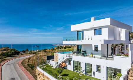 Move-in ready, modern luxury villa with panoramic sea views for sale in a quiet residential area in Benalmadena, Costa del Sol 782357
