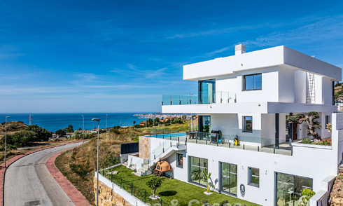 Move-in ready, modern luxury villa with panoramic sea views for sale in a quiet residential area in Benalmadena, Costa del Sol 782357