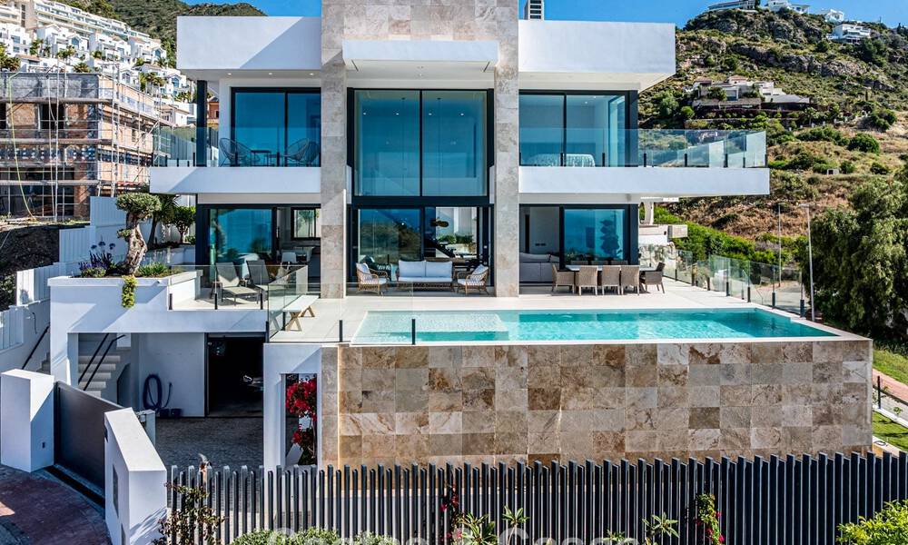 Move-in ready, modern luxury villa with panoramic sea views for sale in a quiet residential area in Benalmadena, Costa del Sol 782363