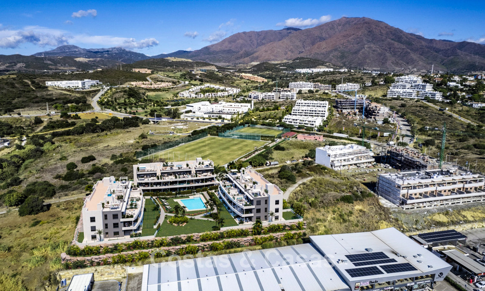 New contemporary apartments with stunning sea views for sale near Estepona centre 783350