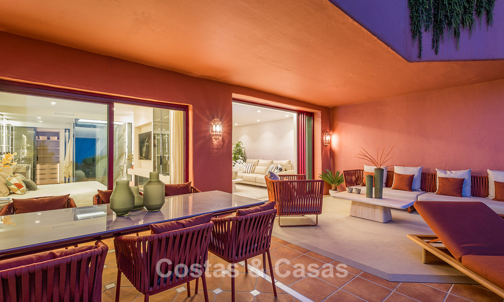 High quality renovated garden apartment with open sea views for sale, frontline beach between Marbella and Estepona 783410
