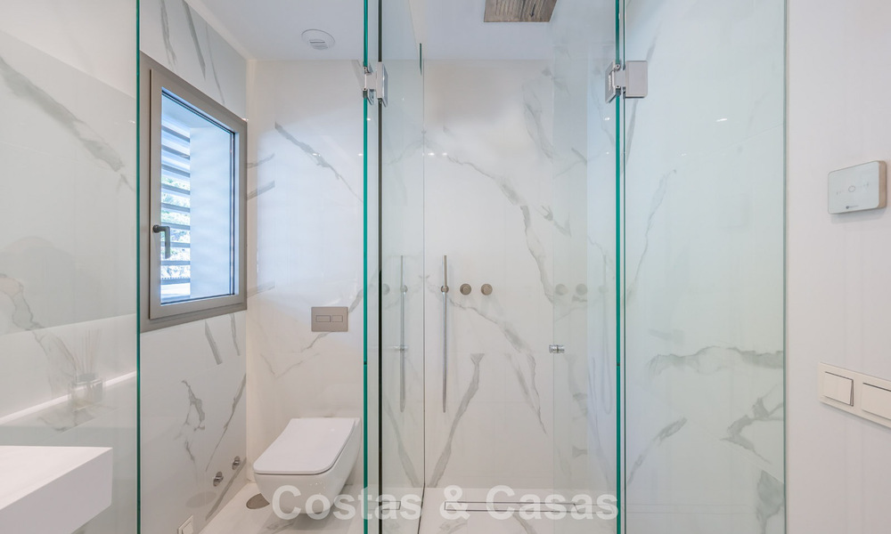 Sophisticated apartment with panoramic sea views for sale in a gated boutique complex in the hills of Marbella - Benahavis 783452