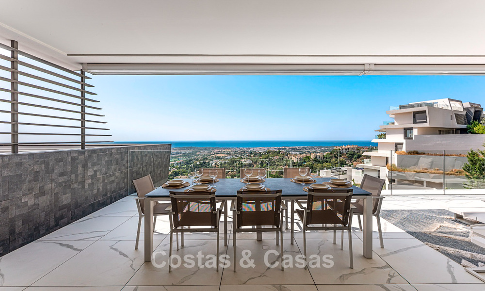 Sophisticated apartment with panoramic sea views for sale in a gated boutique complex in the hills of Marbella - Benahavis 783462