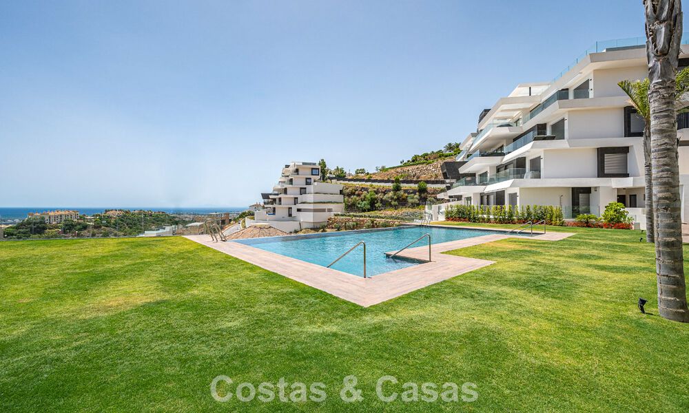 Sophisticated apartment with panoramic sea views for sale in a gated boutique complex in the hills of Marbella - Benahavis 783470