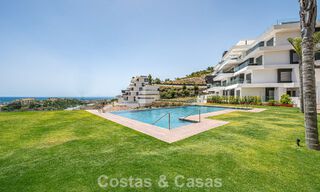 Sophisticated apartment with panoramic sea views for sale in a gated boutique complex in the hills of Marbella - Benahavis 783470 