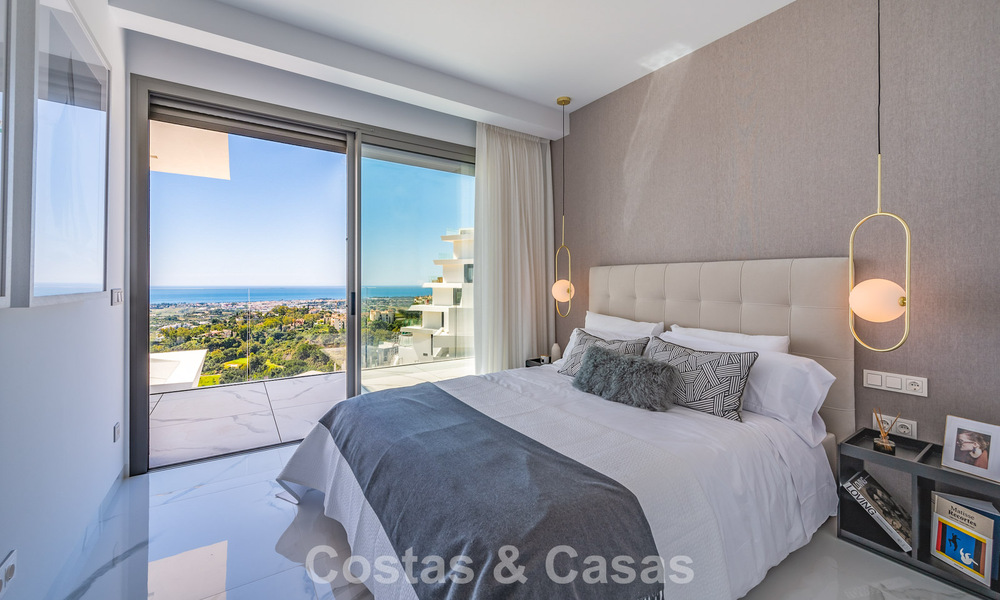 Sophisticated apartment with panoramic sea views for sale in a gated boutique complex in the hills of Marbella - Benahavis 783491