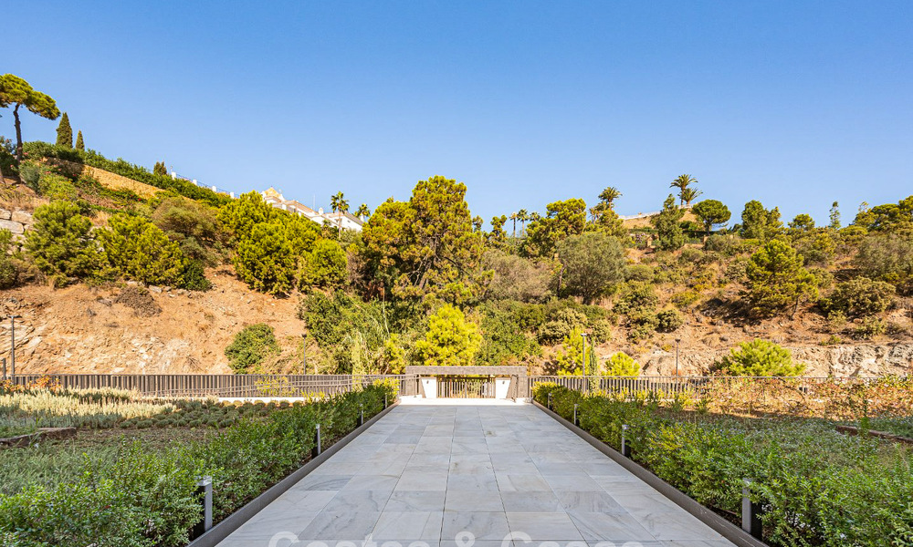 Sophisticated apartment with panoramic sea views for sale in a gated boutique complex in the hills of Marbella - Benahavis 783494
