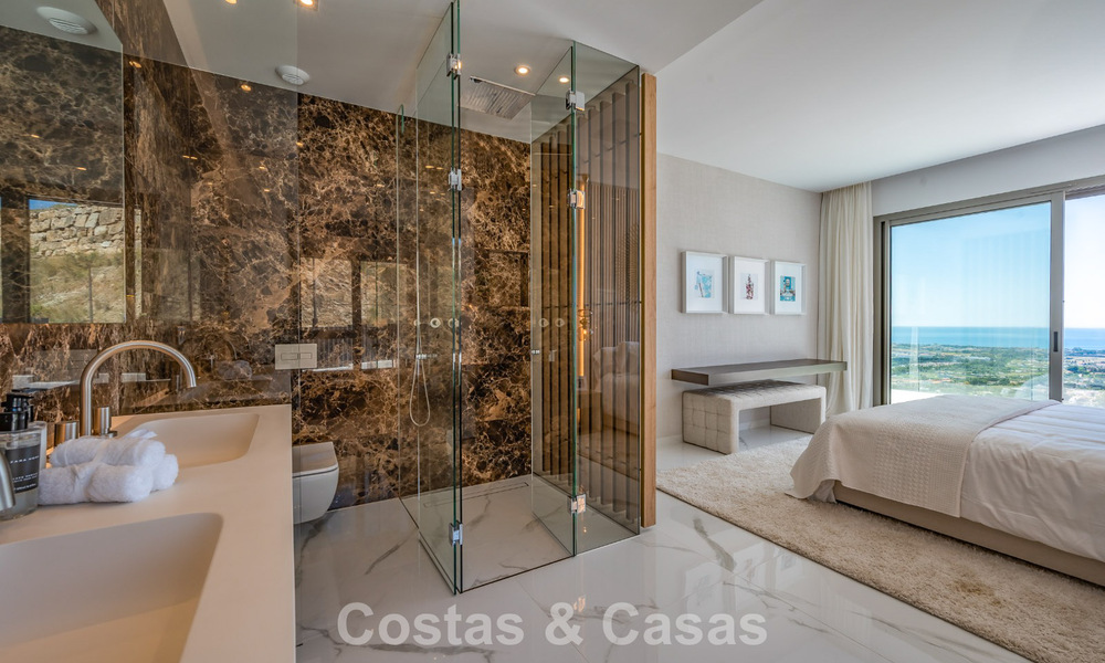 Sophisticated apartment with panoramic sea views for sale in a gated boutique complex in the hills of Marbella - Benahavis 783495