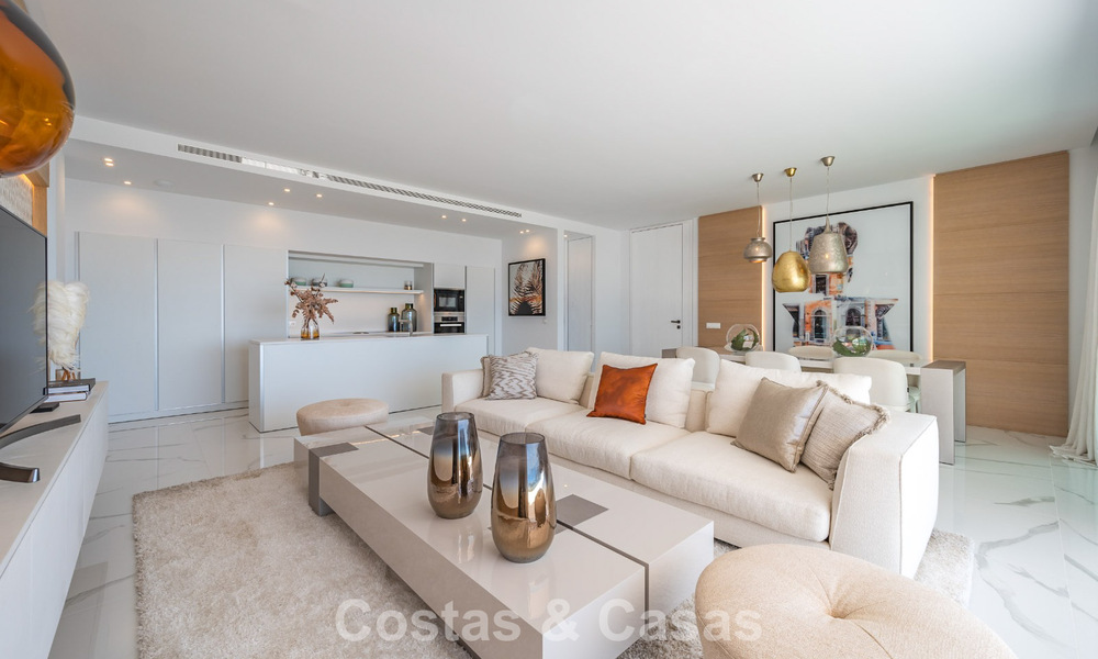 Sophisticated apartment with panoramic sea views for sale in a gated boutique complex in the hills of Marbella - Benahavis 783499