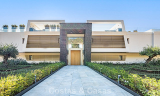 Sophisticated apartment with panoramic sea views for sale in a gated boutique complex in the hills of Marbella - Benahavis 783500 